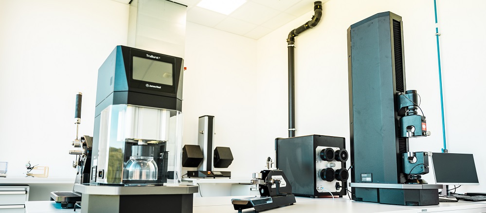 Engelbert Strauss - Lab instruments photo (James Heal TruBurst and Titan)