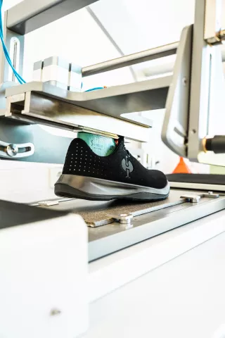 Footwear/Workwear - Engelbert Strauss - Flexure testing