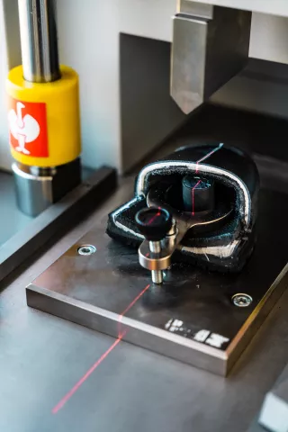 Footwear/Workwear - Engelbert Strauss - Toe cap compression testing