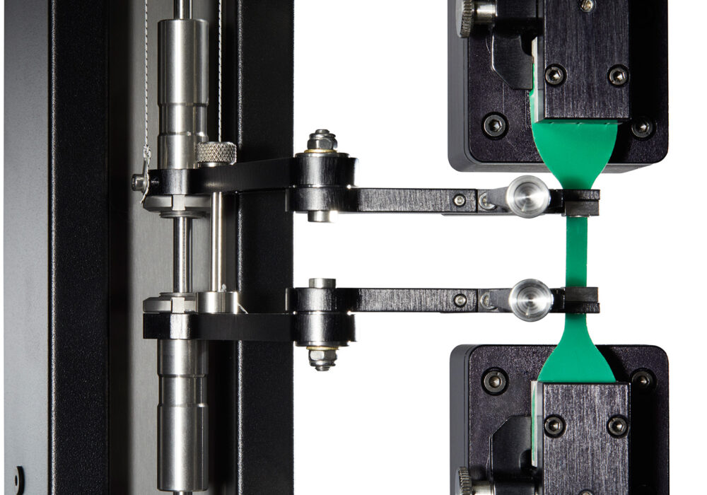 Titan for rubber with extensometer